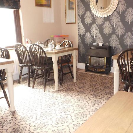 Tynedale Guest House 펜리스 외부 사진