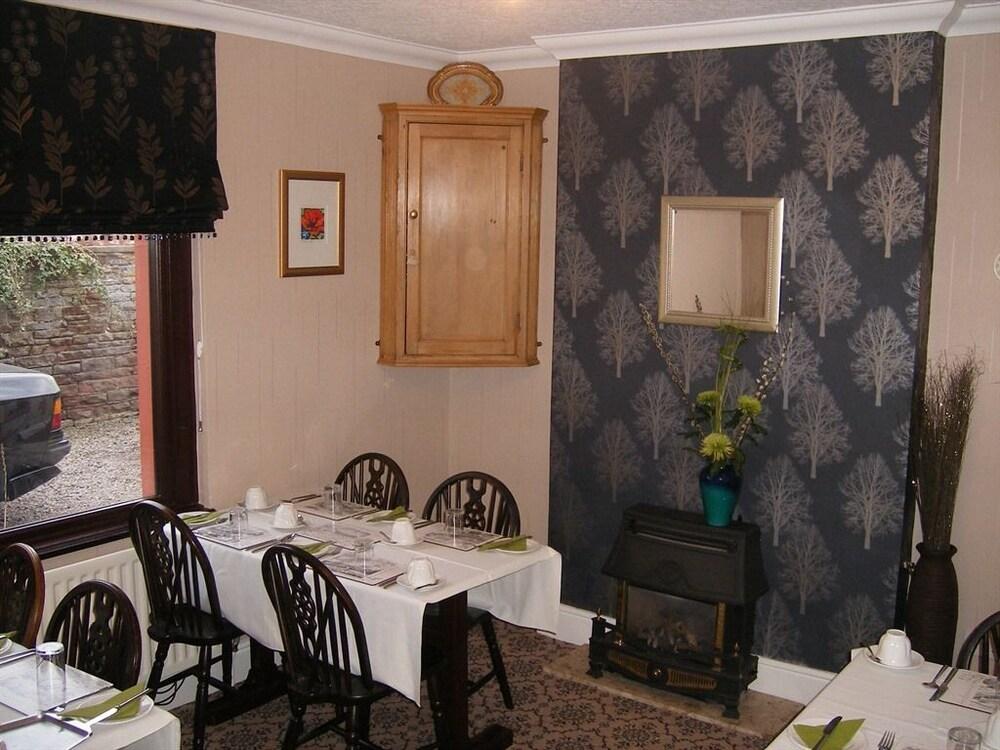 Tynedale Guest House 펜리스 외부 사진